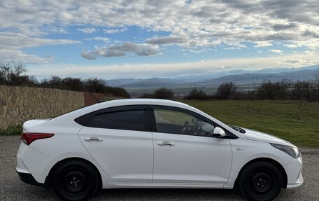Hyundai Solaris II рестайлинг, 2021 год, 1 250 000 рублей, 4 фотография