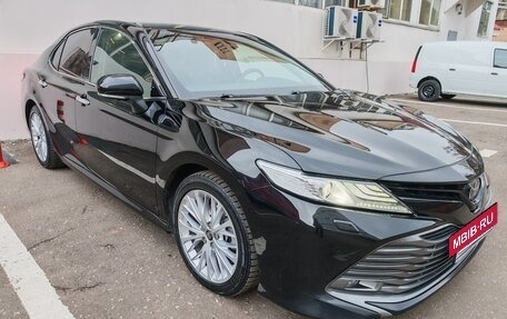 Toyota Camry, 2019 год, 3 199 000 рублей, 2 фотография