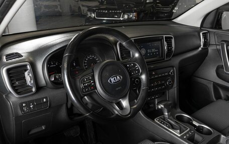 KIA Sportage IV рестайлинг, 2018 год, 2 427 400 рублей, 5 фотография