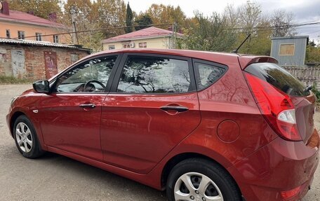 Hyundai Solaris II рестайлинг, 2011 год, 800 000 рублей, 4 фотография