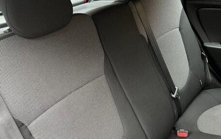 Hyundai Solaris II рестайлинг, 2011 год, 800 000 рублей, 6 фотография