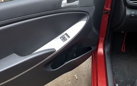 Hyundai Solaris II рестайлинг, 2011 год, 800 000 рублей, 9 фотография