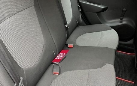 Hyundai Solaris II рестайлинг, 2011 год, 800 000 рублей, 5 фотография