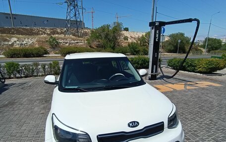 KIA Soul II рестайлинг, 2018 год, 1 840 000 рублей, 2 фотография