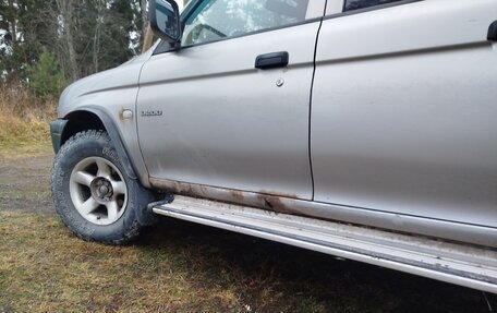 Mitsubishi L200 III рестайлинг, 2004 год, 575 000 рублей, 4 фотография