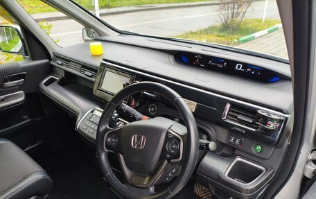 Honda Stepwgn IV, 2016 год, 2 200 000 рублей, 17 фотография