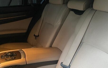 BMW 7 серия, 2010 год, 2 000 000 рублей, 10 фотография