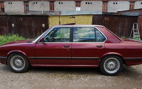 BMW 5 серия, 1983 год, 1 300 000 рублей, 3 фотография