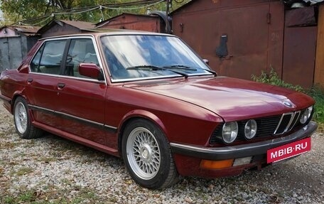 BMW 5 серия, 1983 год, 1 300 000 рублей, 8 фотография