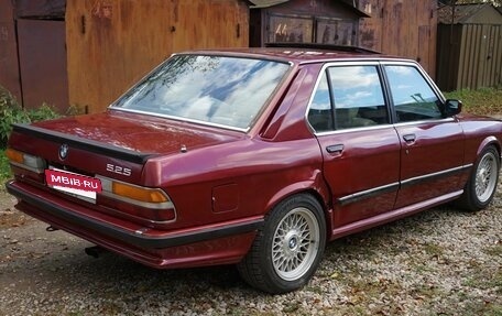 BMW 5 серия, 1983 год, 1 300 000 рублей, 6 фотография