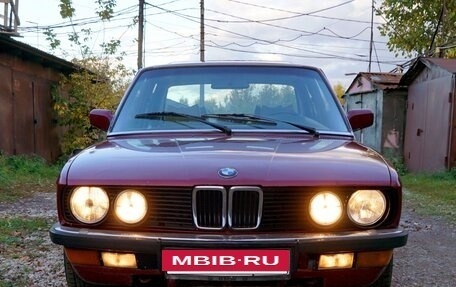 BMW 5 серия, 1983 год, 1 300 000 рублей, 21 фотография