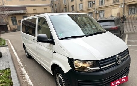 Volkswagen Transporter T6 рестайлинг, 2018 год, 2 950 000 рублей, 3 фотография