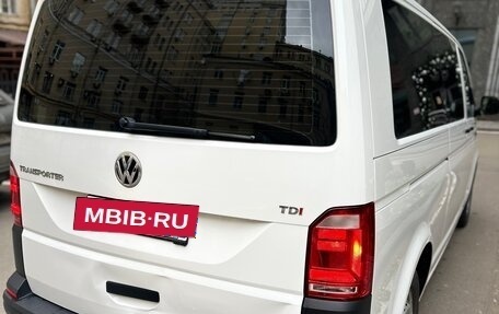 Volkswagen Transporter T6 рестайлинг, 2018 год, 2 950 000 рублей, 15 фотография