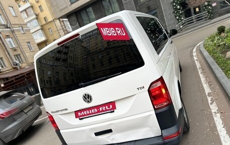 Volkswagen Transporter T6 рестайлинг, 2018 год, 2 950 000 рублей, 10 фотография