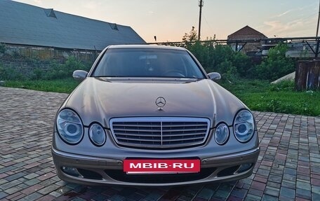 Mercedes-Benz E-Класс, 2005 год, 899 000 рублей, 3 фотография