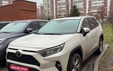 Toyota RAV4, 2020 год, 2 998 000 рублей, 3 фотография