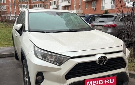 Toyota RAV4, 2020 год, 2 998 000 рублей, 4 фотография