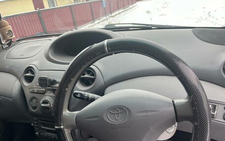 Toyota Vitz, 2001 год, 410 000 рублей, 3 фотография