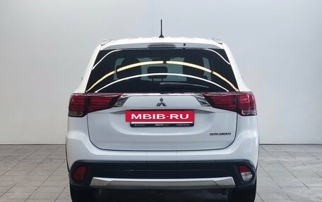 Mitsubishi Outlander III рестайлинг 3, 2016 год, 1 790 000 рублей, 6 фотография