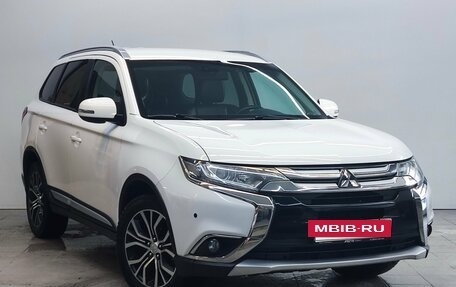 Mitsubishi Outlander III рестайлинг 3, 2016 год, 1 790 000 рублей, 3 фотография