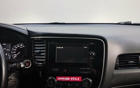 Mitsubishi Outlander III рестайлинг 3, 2016 год, 1 790 000 рублей, 9 фотография