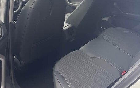 Volkswagen T-Cross I, 2022 год, 1 800 000 рублей, 7 фотография