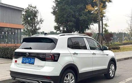 Volkswagen T-Cross I, 2022 год, 1 800 000 рублей, 8 фотография