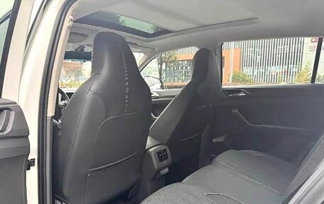 Volkswagen T-Cross I, 2022 год, 1 800 000 рублей, 6 фотография