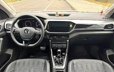 Volkswagen T-Cross I, 2022 год, 1 800 000 рублей, 4 фотография