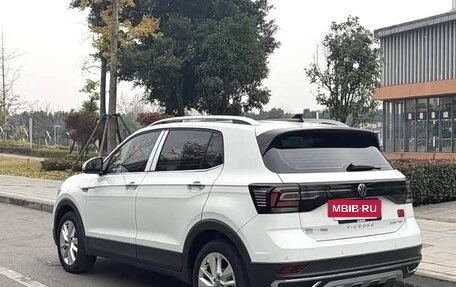 Volkswagen T-Cross I, 2022 год, 1 800 000 рублей, 10 фотография