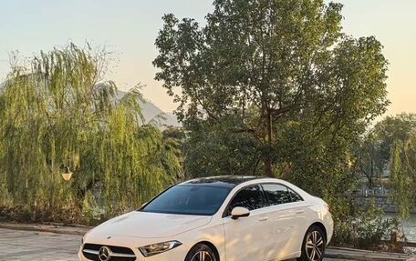 Mercedes-Benz A-Класс, 2023 год, 2 000 000 рублей, 1 фотография