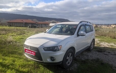 Mitsubishi Outlander III рестайлинг 3, 2012 год, 900 000 рублей, 1 фотография