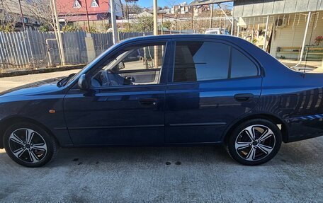 Hyundai Accent II, 2010 год, 700 000 рублей, 2 фотография