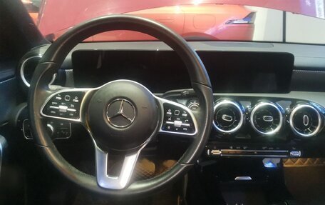 Mercedes-Benz A-Класс, 2021 год, 2 240 000 рублей, 10 фотография