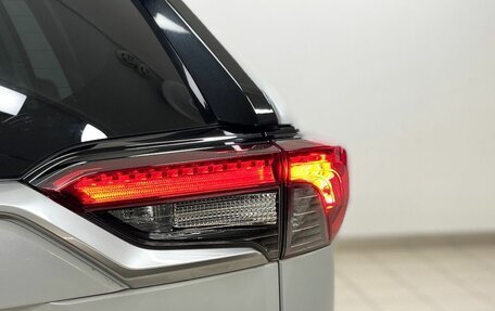 Toyota RAV4, 2021 год, 3 799 000 рублей, 10 фотография