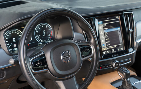 Volvo S90 II рестайлинг, 2016 год, 2 490 000 рублей, 13 фотография