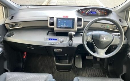 Honda Freed I, 2014 год, 900 000 рублей, 7 фотография