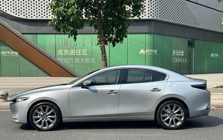 Mazda 3, 2022 год, 1 860 000 рублей, 5 фотография