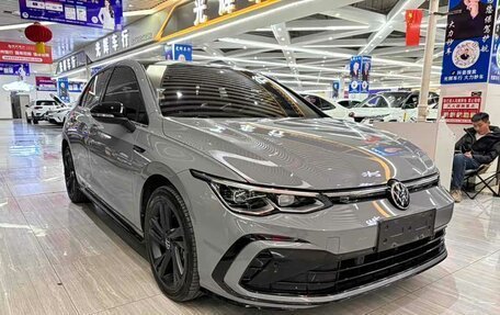 Volkswagen Golf VIII, 2022 год, 2 490 000 рублей, 2 фотография