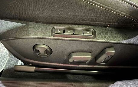 Volkswagen Golf VIII, 2022 год, 2 490 000 рублей, 11 фотография