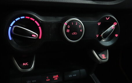 KIA Rio IV, 2017 год, 978 000 рублей, 13 фотография