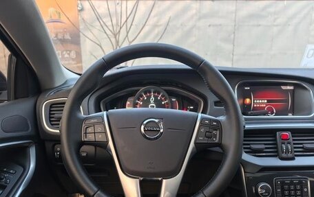 Volvo V40 II рестайлинг, 2019 год, 1 690 000 рублей, 6 фотография