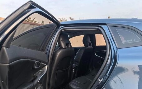 Volvo V40 II рестайлинг, 2019 год, 1 690 000 рублей, 7 фотография