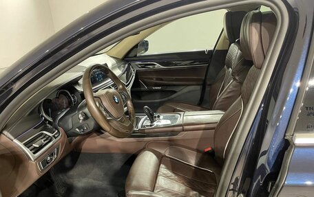 BMW 7 серия, 2017 год, 3 399 000 рублей, 14 фотография