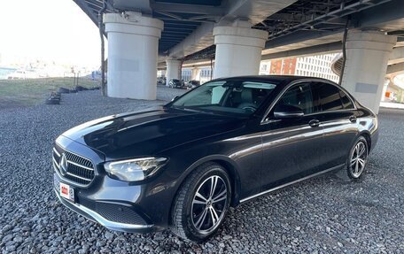 Mercedes-Benz E-Класс, 2022 год, 4 999 999 рублей, 1 фотография