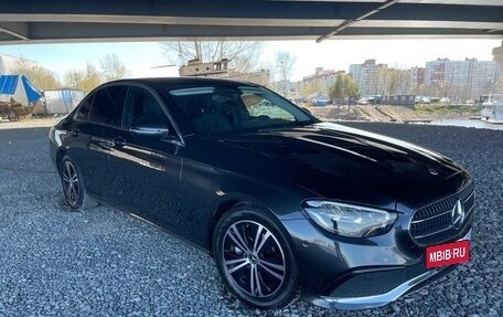 Mercedes-Benz E-Класс, 2022 год, 4 999 999 рублей, 2 фотография