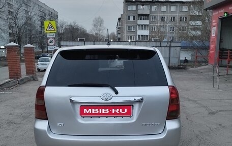 Toyota Corolla, 2004 год, 587 000 рублей, 1 фотография