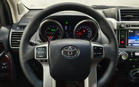 Toyota Land Cruiser Prado 150 рестайлинг 2, 2016 год, 3 190 000 рублей, 11 фотография