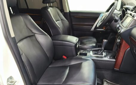 Toyota Land Cruiser Prado 150 рестайлинг 2, 2016 год, 3 190 000 рублей, 14 фотография