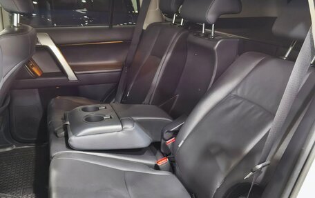 Toyota Land Cruiser Prado 150 рестайлинг 2, 2016 год, 3 190 000 рублей, 23 фотография